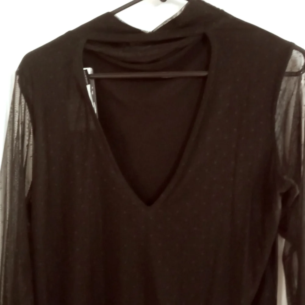 SOLD💜💙💜EVEREVE - SANCTUARY BLOUSE/BLACK/ VNECK ON BACK ONLY💙💜💙💜💙💜💙 - Picture 3 of 6